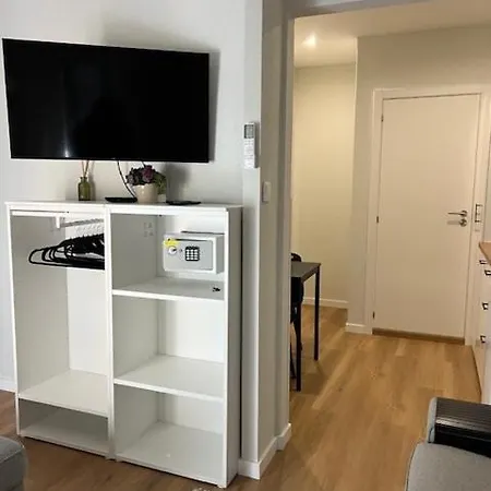 아파트 Charming And Renewed 1 Bedroom In Campolide 리스본