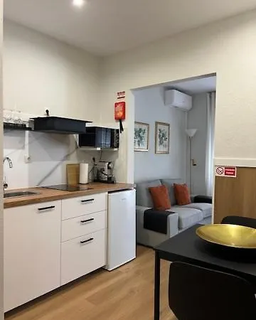 Charming And Renewed 1 Bedroom In Campolide * Lisbona