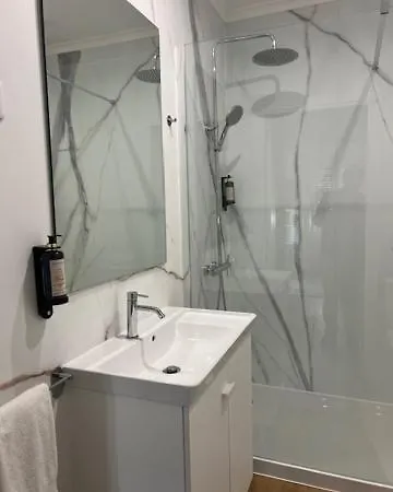 Charming And Renewed 1 Bedroom In Campolide - 1d Lisbon